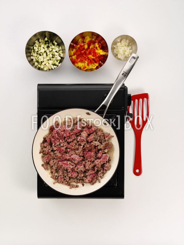 Kartoffel-Sauerkraut-Bratlinge mit Hackfleischsauce  Step 2