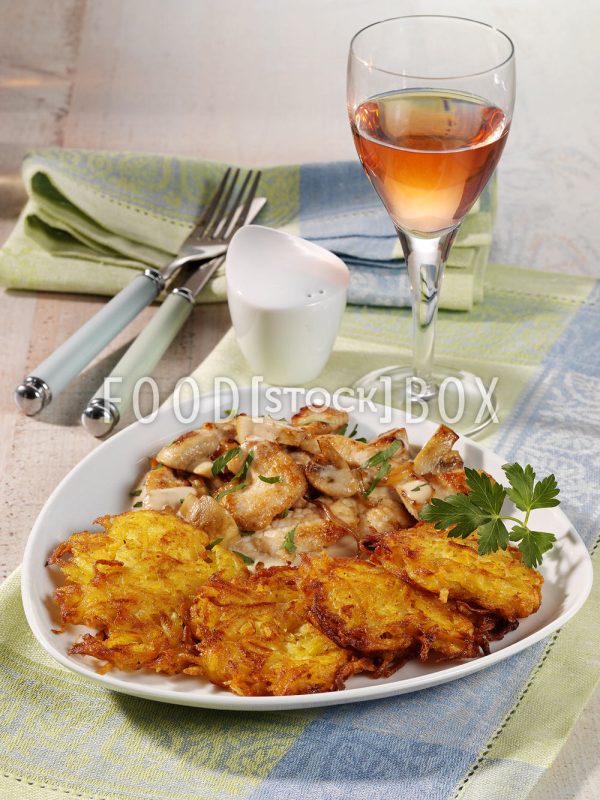 Kartoffelpuffer mit Geschnetzeltem