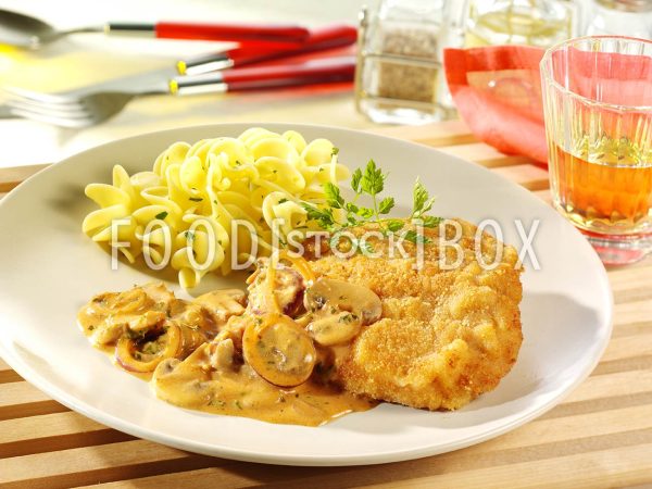 Jägerschnitzel mit Weißwein-Sahne