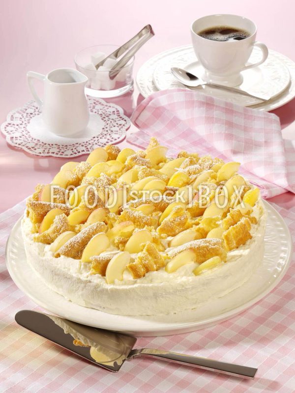 Joghurt-Brandteig-Torte