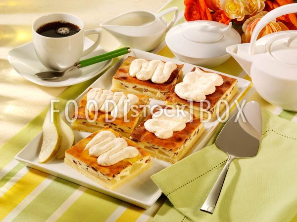 Käse-Birnenkuchen mit Baiserhaube