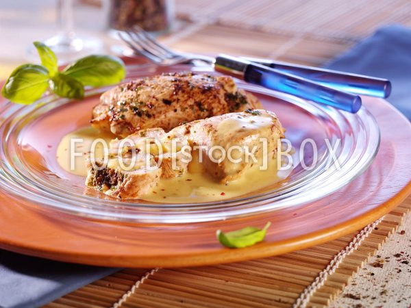 Käse-Puten-Steaks im Kräutermantel