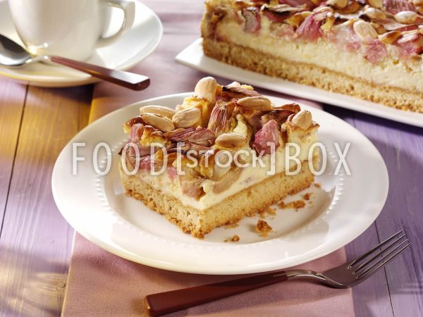 Käsekuchen mit Rhabarber