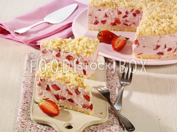 Käsekuchen mit Erdbeeren und Vanille 2