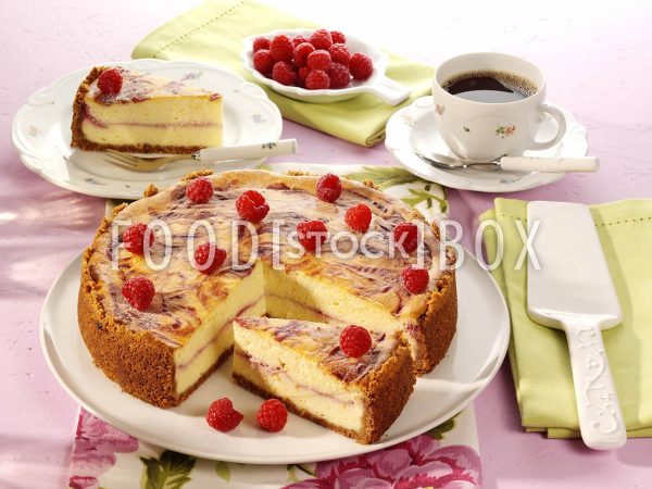 Käsekuchen mit Himbeercreme 2