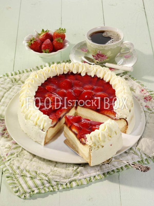 Käsetorte mit Erdbeeren