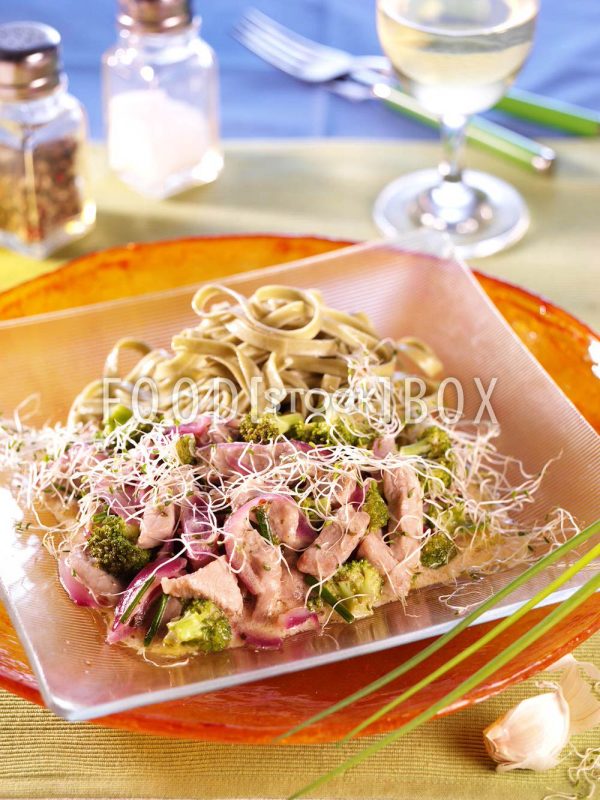 Kalbfleischpfanne mit Sprossen