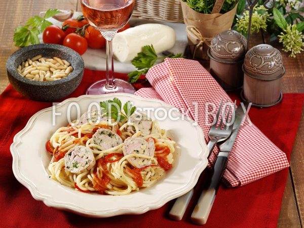 Kalbsröllchen mit Mozzarella-Füllung