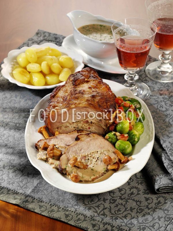 Kalbsrolle mit Kräutern