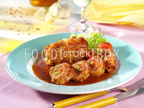 Kalbsroulade mit Brokkoli-Speck-Füllung