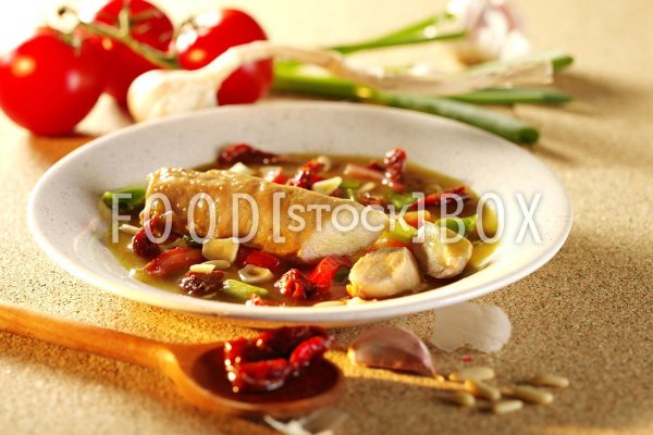 Kaninchen in Tomaten-Knoblauch-Sauce