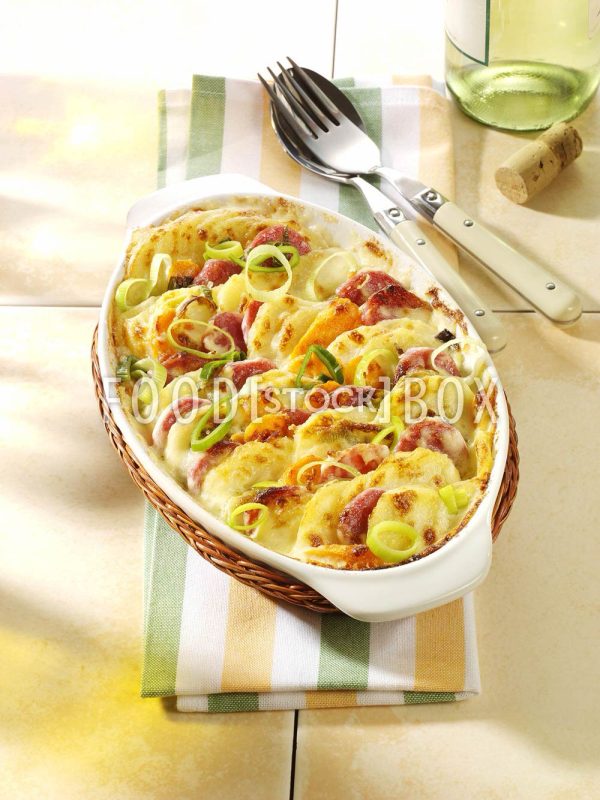 Kartoffelgratin mit Salami