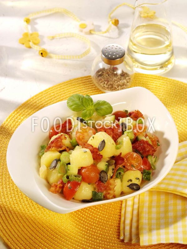 Kartoffelsalat mit Kürbiskernen