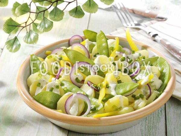 Kartoffelsalat mit Zuckerschoten