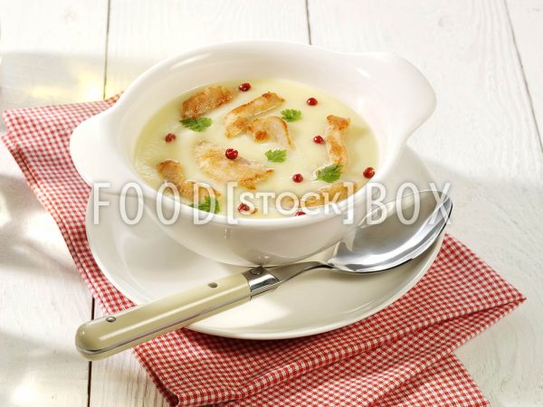 Kartoffelsuppe mit Geflügel