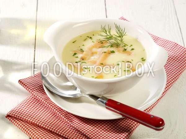 Kartoffelsuppe mit Lachs und Meerettich