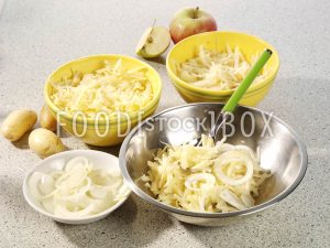 Gruyére Kartoffeltorte mit Öpfeln Step 1
