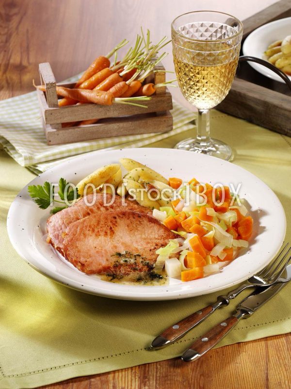 Kasseler mit Möhrengemüse