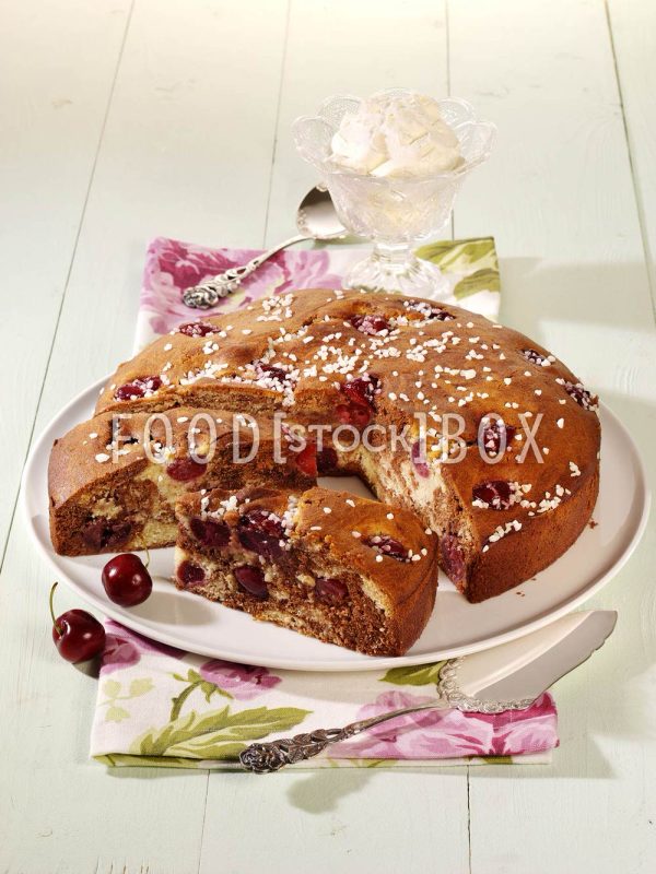 Versunkener Kirsch-Marmorkuchen