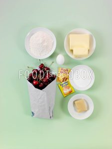 Feiner Kirsch-Streuselkuchen Step1