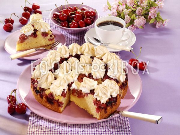 Kirschkuchen mit Baisertröpfchen 2