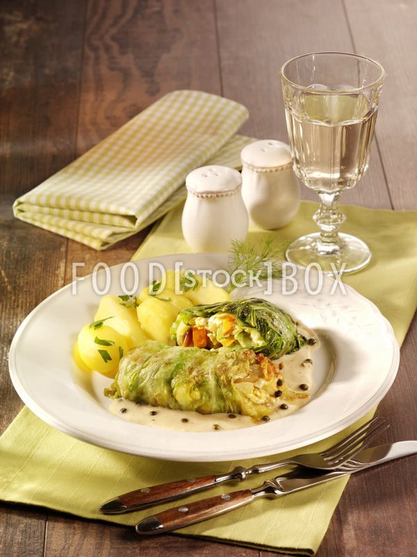 Kohlrouladen mit Kürbis-Käse-Füllung