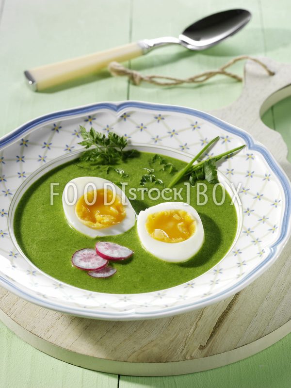 Kräutersuppe mit Ei