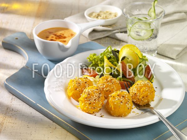 Kürbisknödelchen mit Paprikarahm