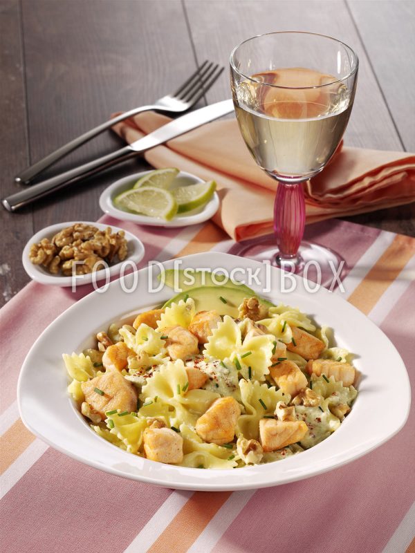 Lachs-Nudeln mit Avocado