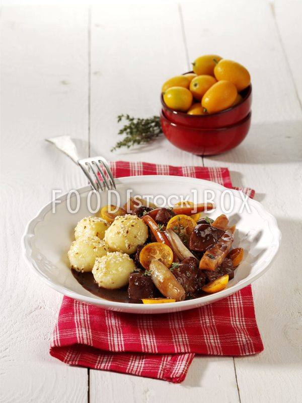 Lammgulasch mit Kumquats