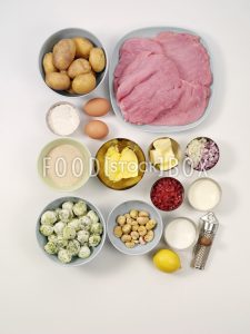 Landschnitzel mit gestovtem Rosenkohl und Maronen- Kartoffelpüree 1 Step