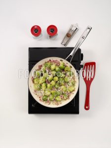 Landschnitzel mit gestovtem Rosenkohl und Maronen- Kartoffelpüree 5 Step