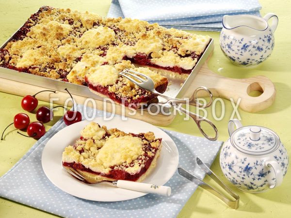 Kirschblech mit Marzipanstreusel 2