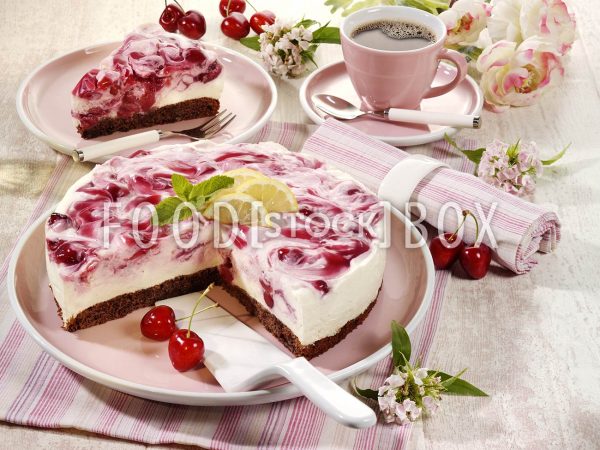 Kirschtorte mit saurer Sahne und Schokoboden 2