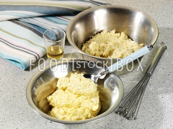 Königskuchen mit Mandelfüllung Step 1