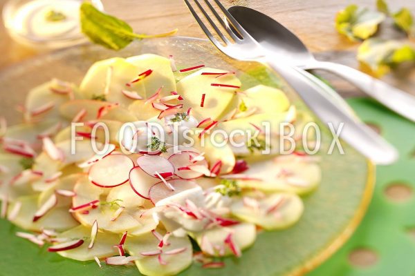 Kohlrabi-Radieschen-Salat