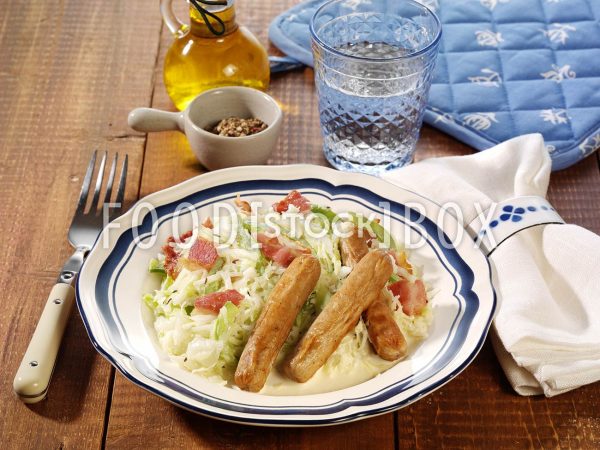 Kohlsalat mit Wurst