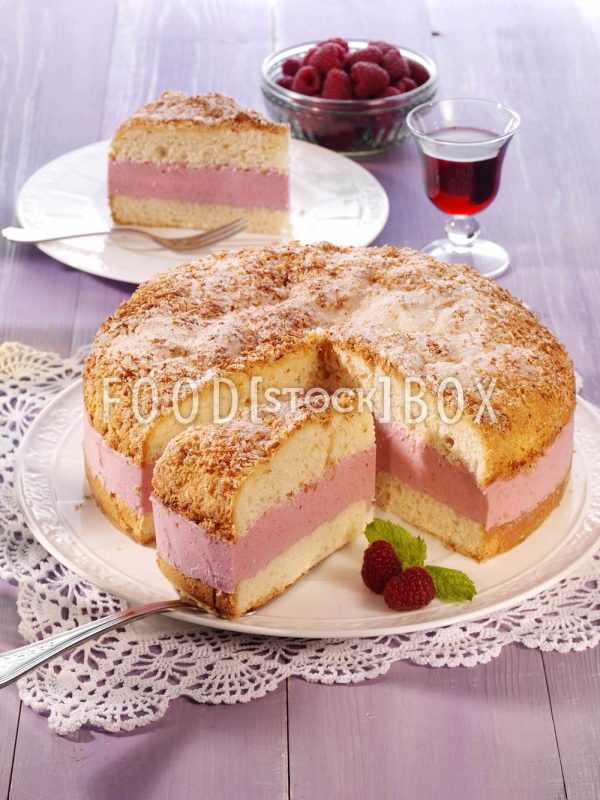 Kokos-Butterkuchen mit Himbeeren