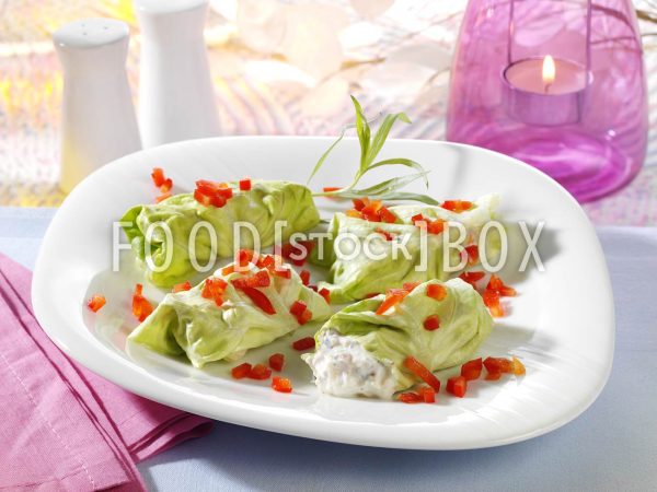 Kopfsalat-Röllchen