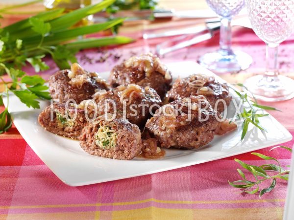 Kräuterfrikadellen mit Schalotten