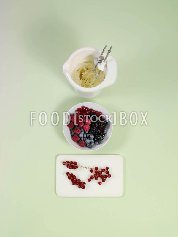 Krokant-Beeren-Torte Step 5