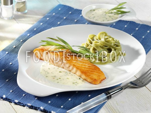 Lachs in Estragonsauce