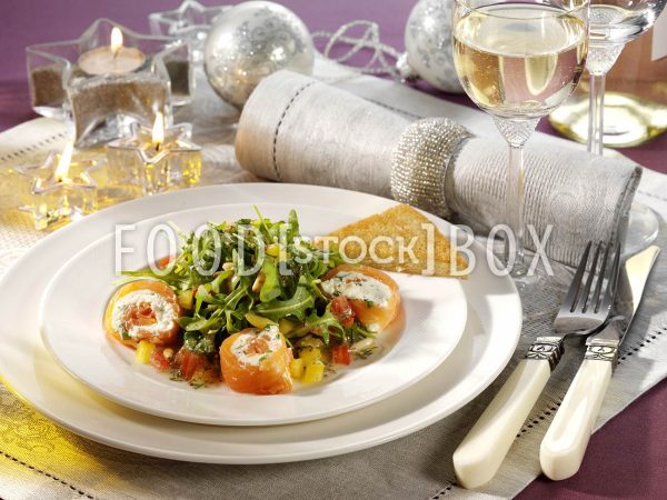 Lachsröllchen mit Frischkäse-Füllung