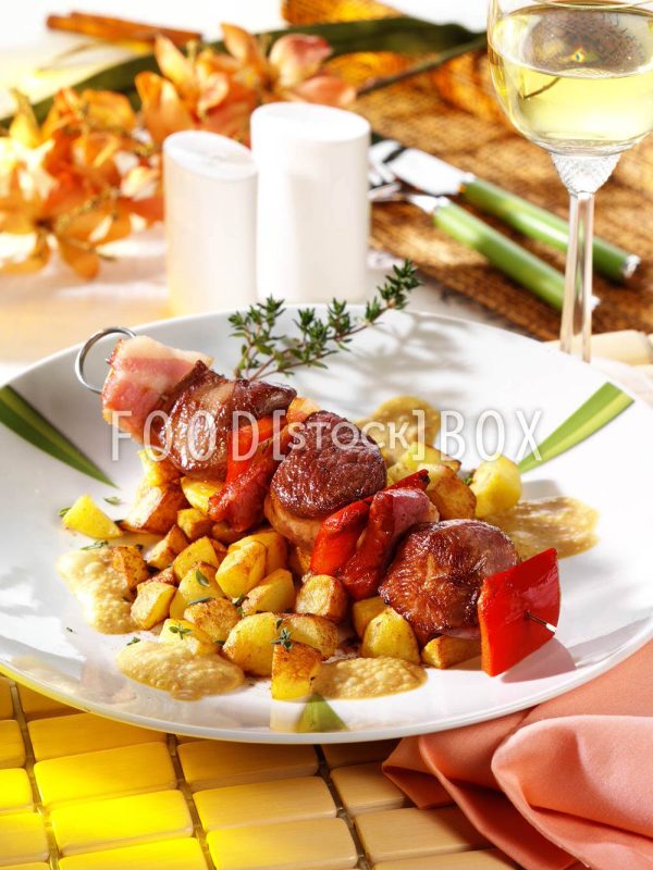 Lammspießchen mit Currysauce