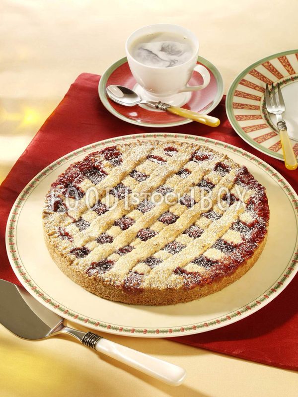 Linzer Torte mit Himbeerkonfitüre 1
