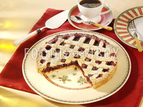 Linzer Torte mit Himbeerkonfitüre 3