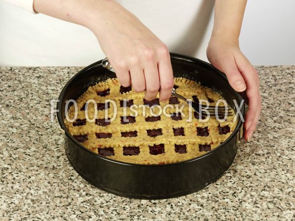 Linzer Torte mit Himbeerkonfitüre Step 8