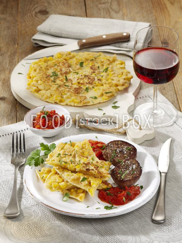 Maispfannkuchen mit Steaks
