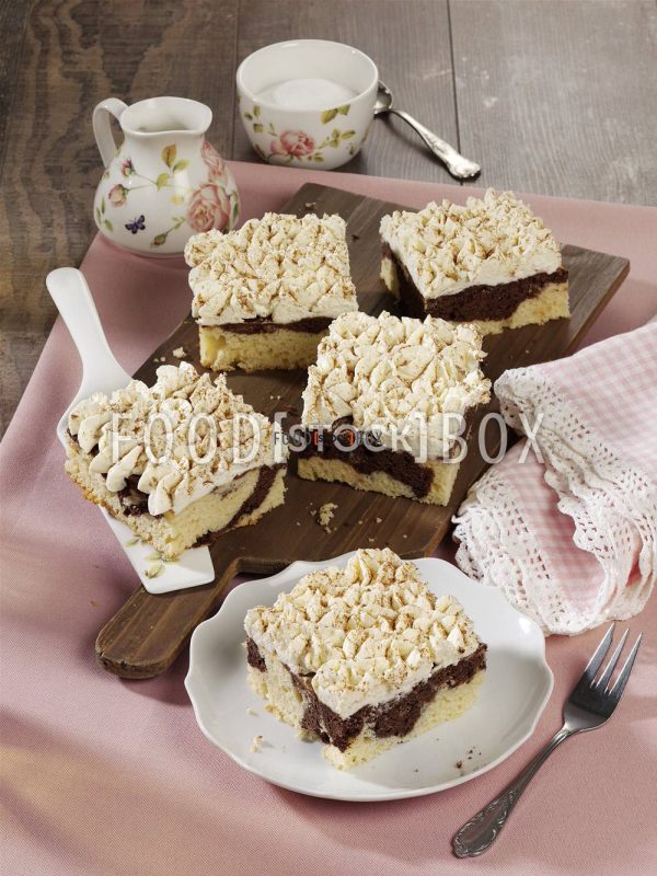 Marmorkuchen vom Blech mit Schmand