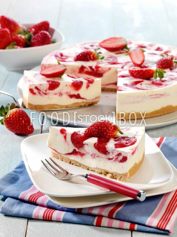 Mascarpone-Eistorte mit Beeren